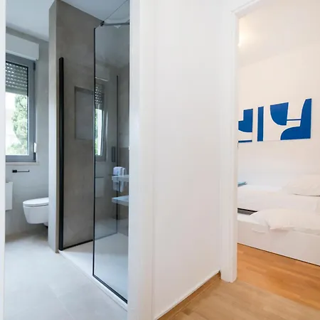 Palm Tree Superior - Specially Designed Three-room - Location Right Next To The And The Center - Beautiful Terrace