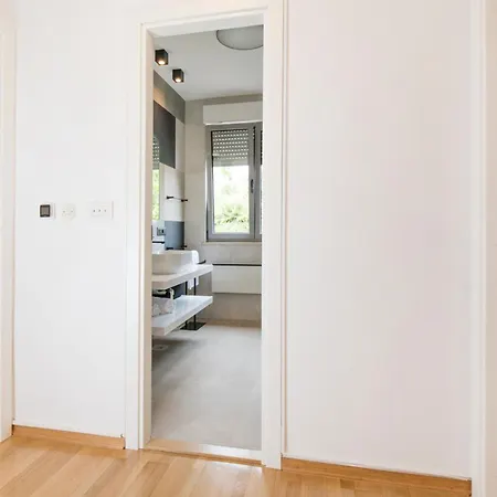 Palm Tree Superior - Specially Designed Three-room - Location Right Next To The And The Center - Beautiful Terrace Apartamento