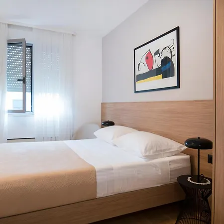 Palm Tree Superior - Specially Designed Three-room - Location Right Next To The And The Center - Beautiful Terrace * Split