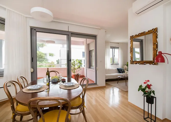 Palm Tree Superior - Specially Designed Three-room - Location Right Next To The And The Center - Beautiful Terrace Apartmán