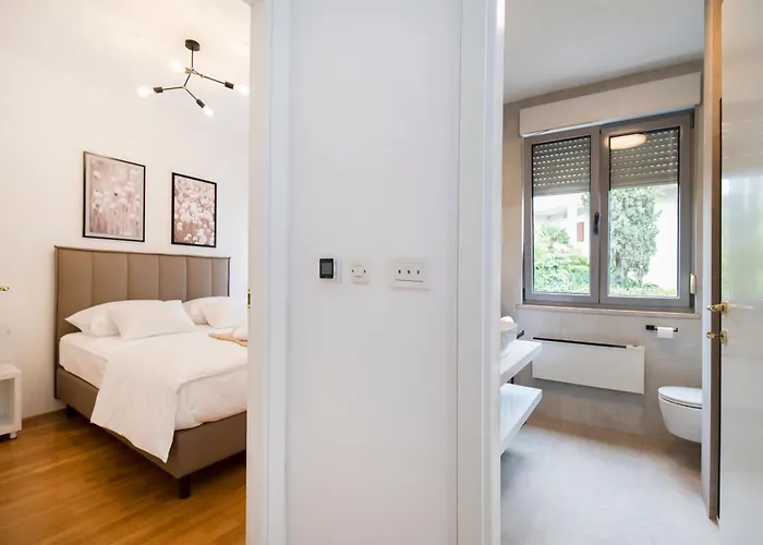 Apartmán Palm Tree Superior - Specially Designed Three-room - Location Right Next To The And The Center - Beautiful Terrace