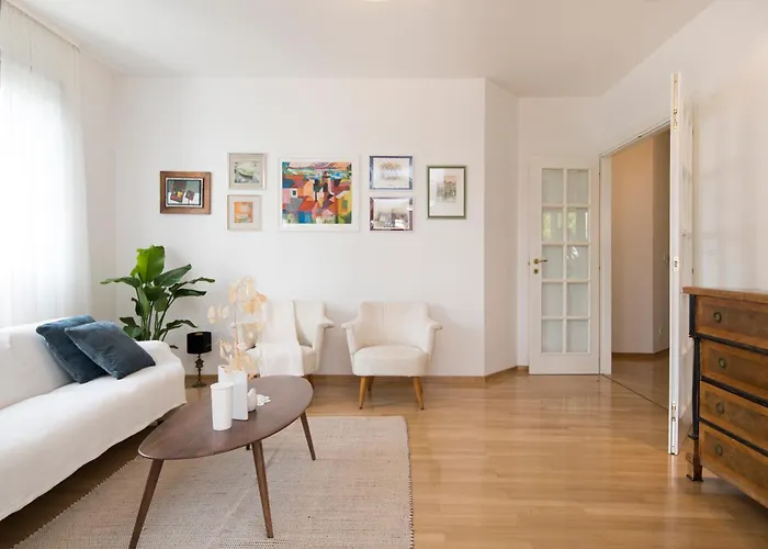 Palm Tree Superior - Specially Designed Three-room - Location Right Next To The And The Center - Beautiful Terrace Apartmán